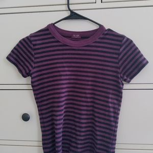 Tight short sleeve shirt